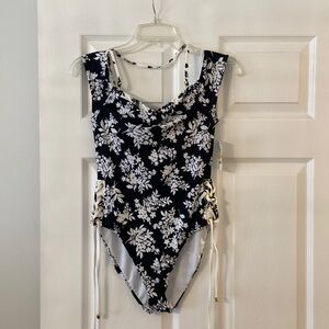 BAR III one piece swimsuit size M length 26” brand new with tag color black/whit